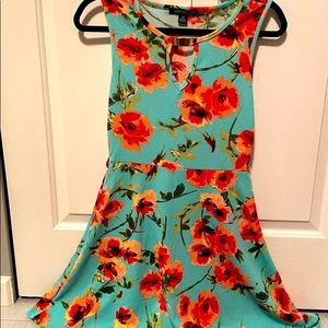 Dress - Beautiful Light Blue Floral Print With Gold Accent Bar around Neck